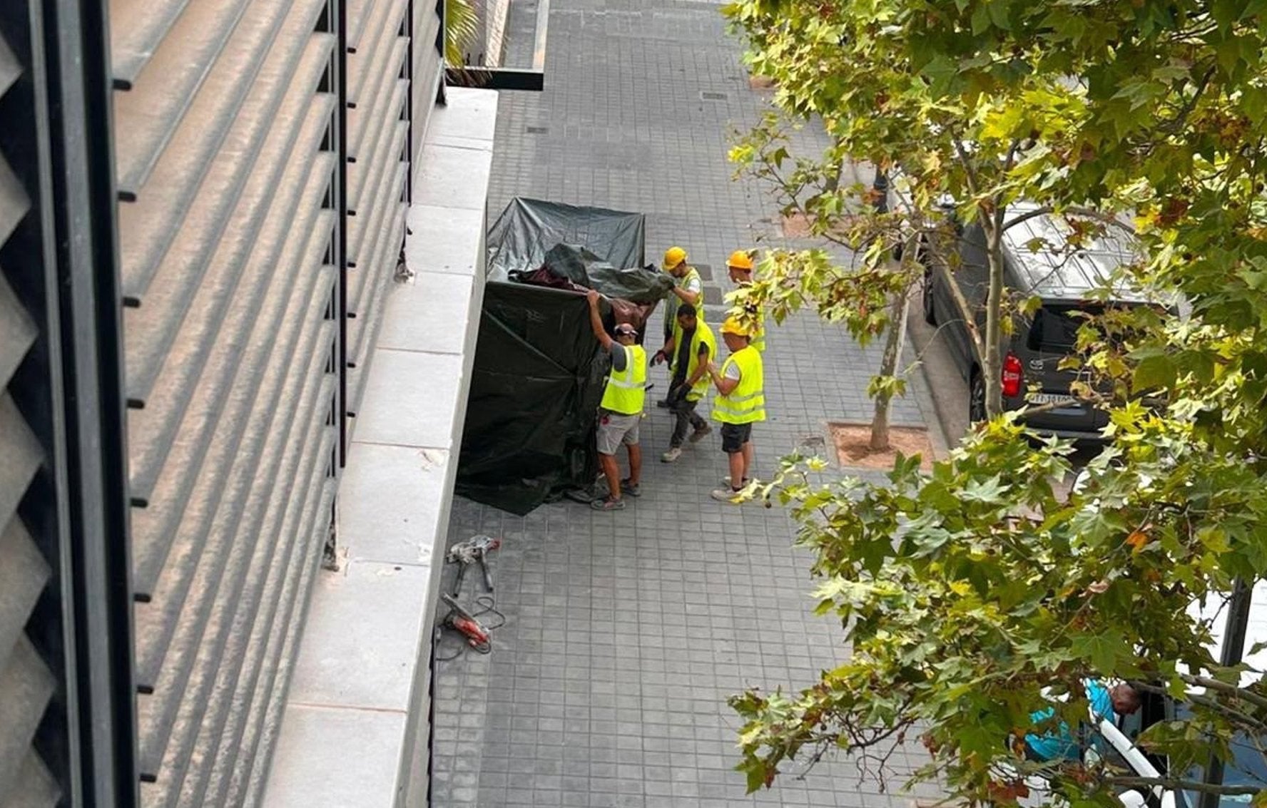 Obres d'apartaments turístics en un baix de Benicalap, a València |EP
