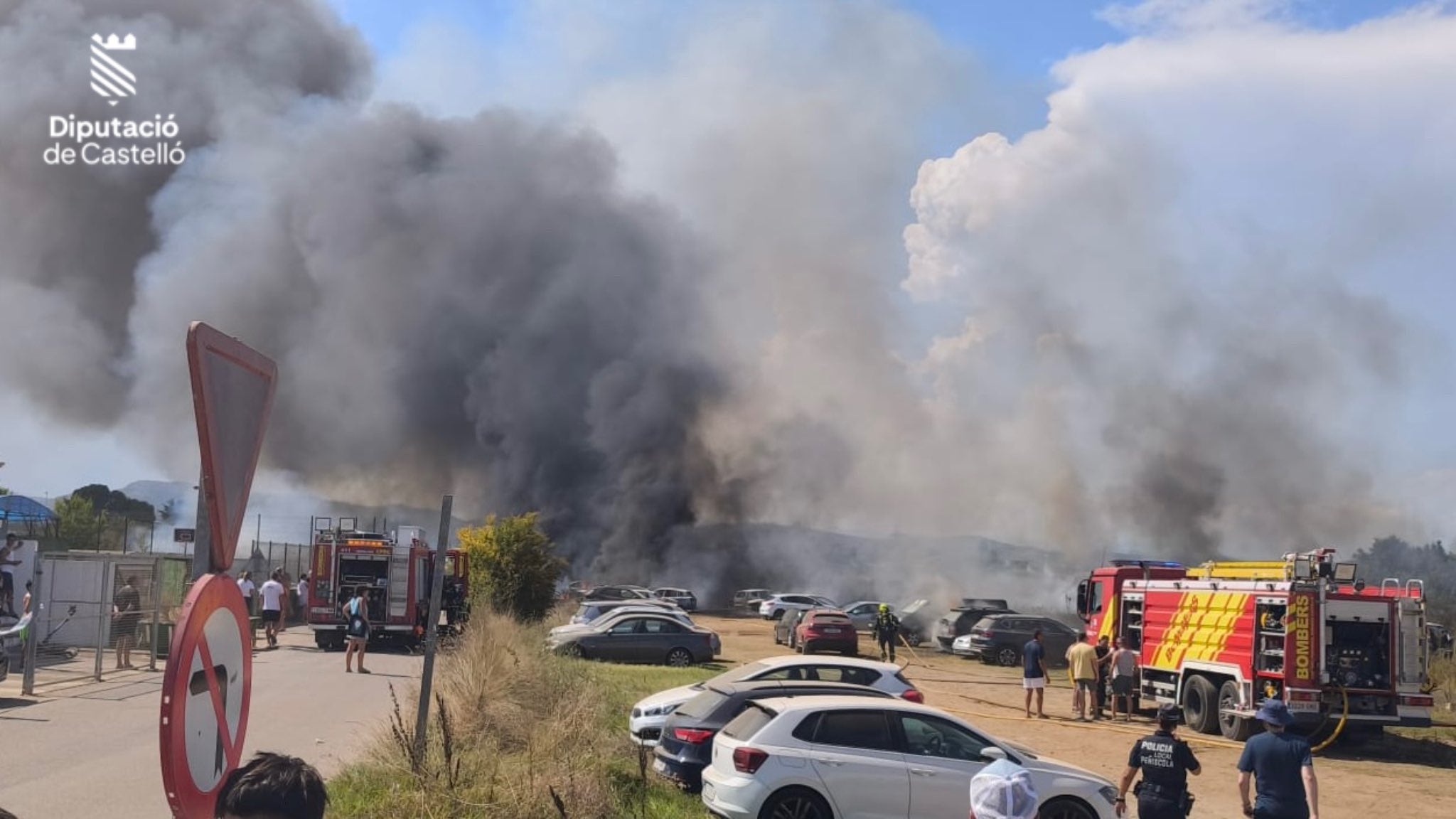 Incendi de vehicles estacionats a Peníscola | Diputació de Castelló