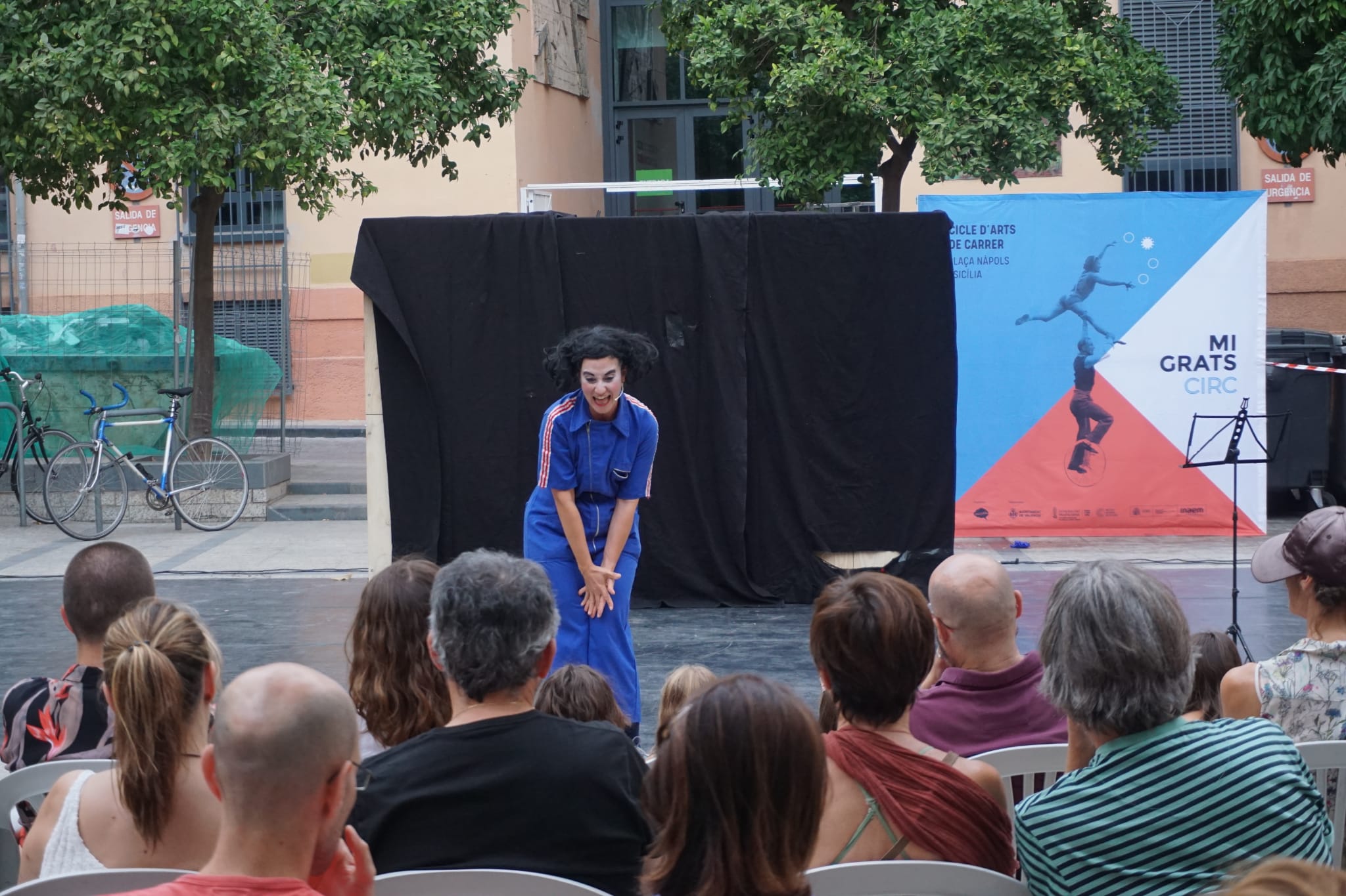 Imatge d'arxiu d'un espectacle de carrer de Migrats Circ.