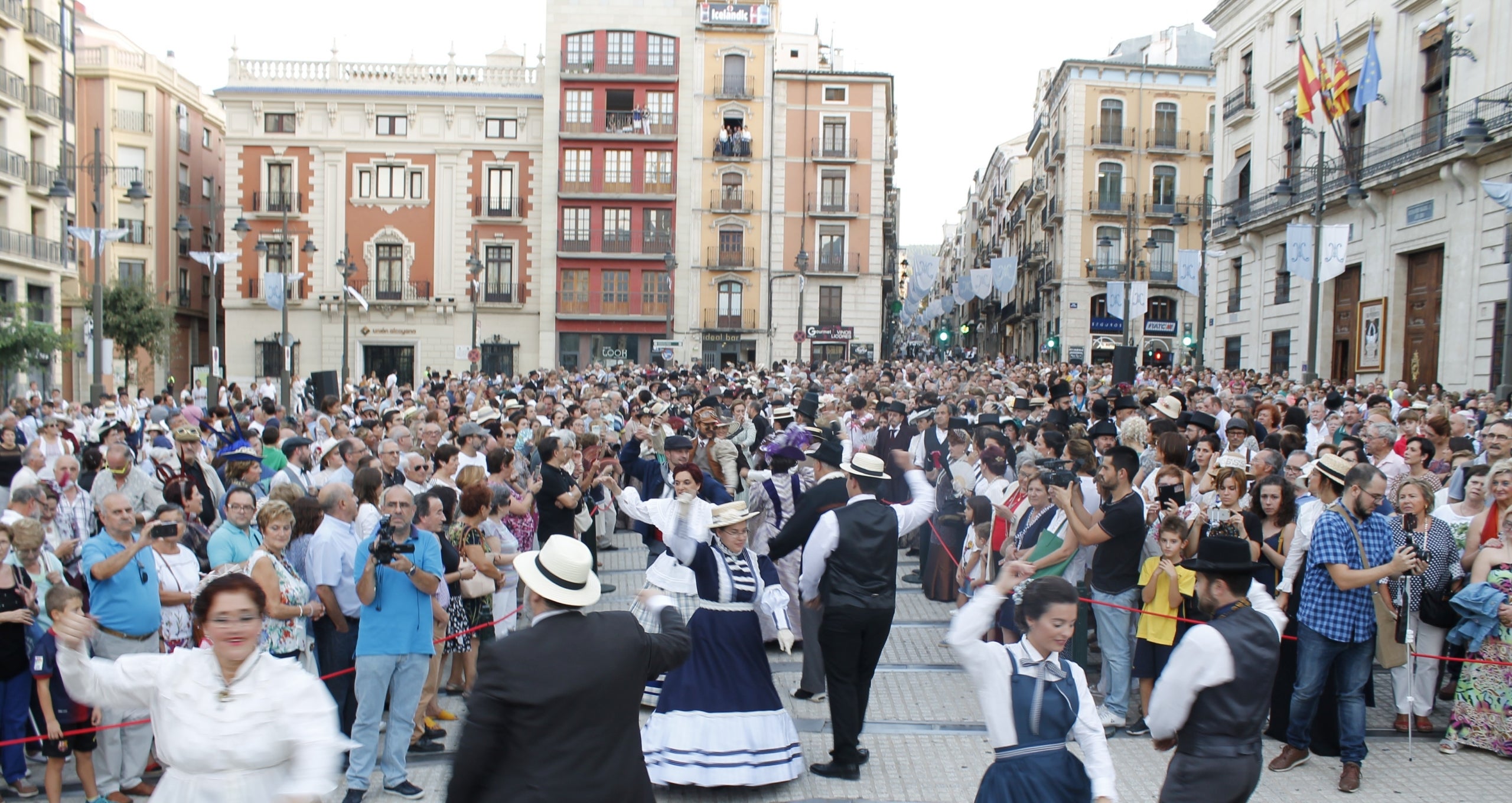 Pregó i passacarrer, imatge cedida per la Regidoria de Turisme d’Alcoi.