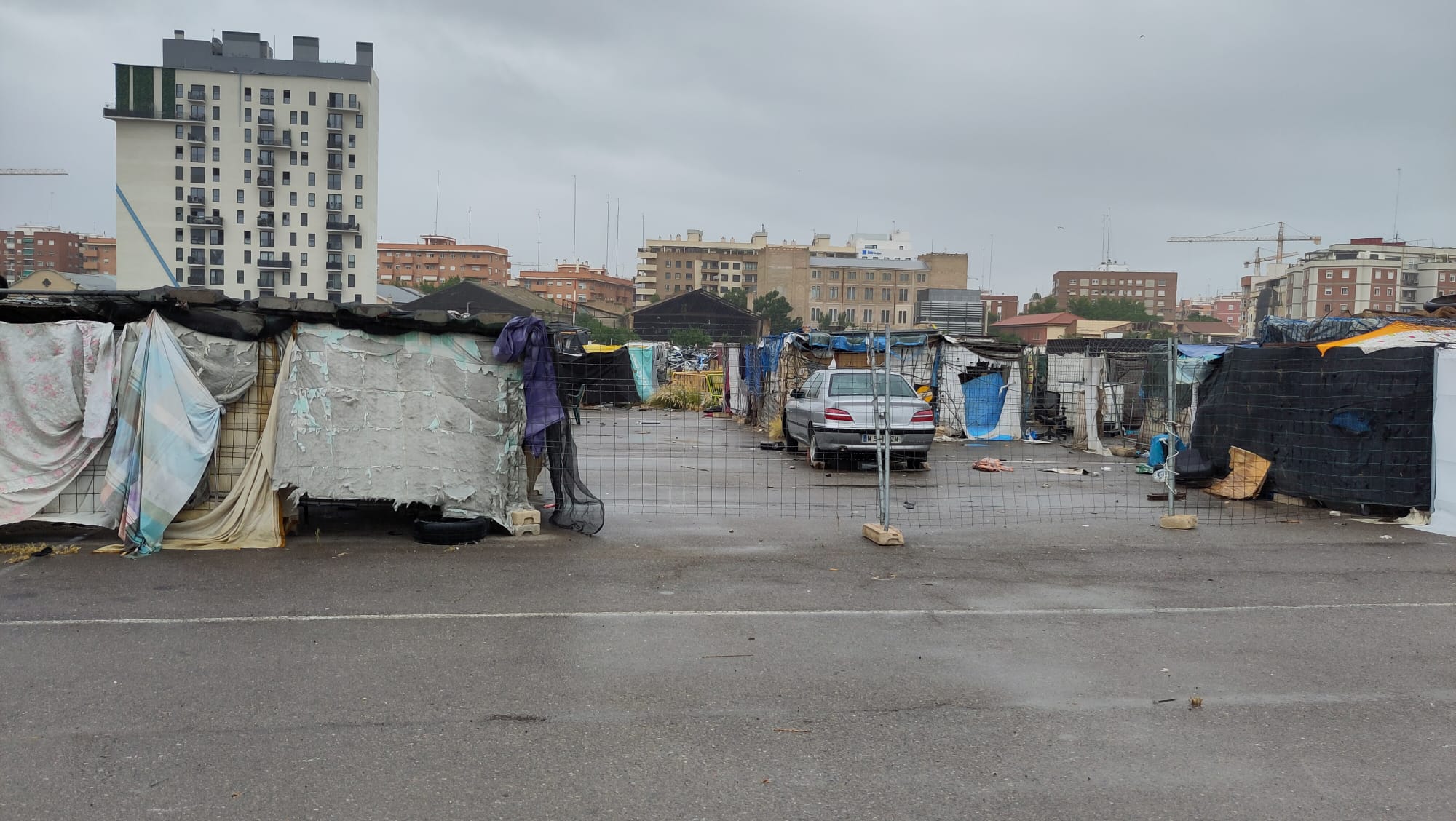 Entre 800 i 1.300 persones viuen en un dels assentaments de barraques més grans de l'estat espanyol