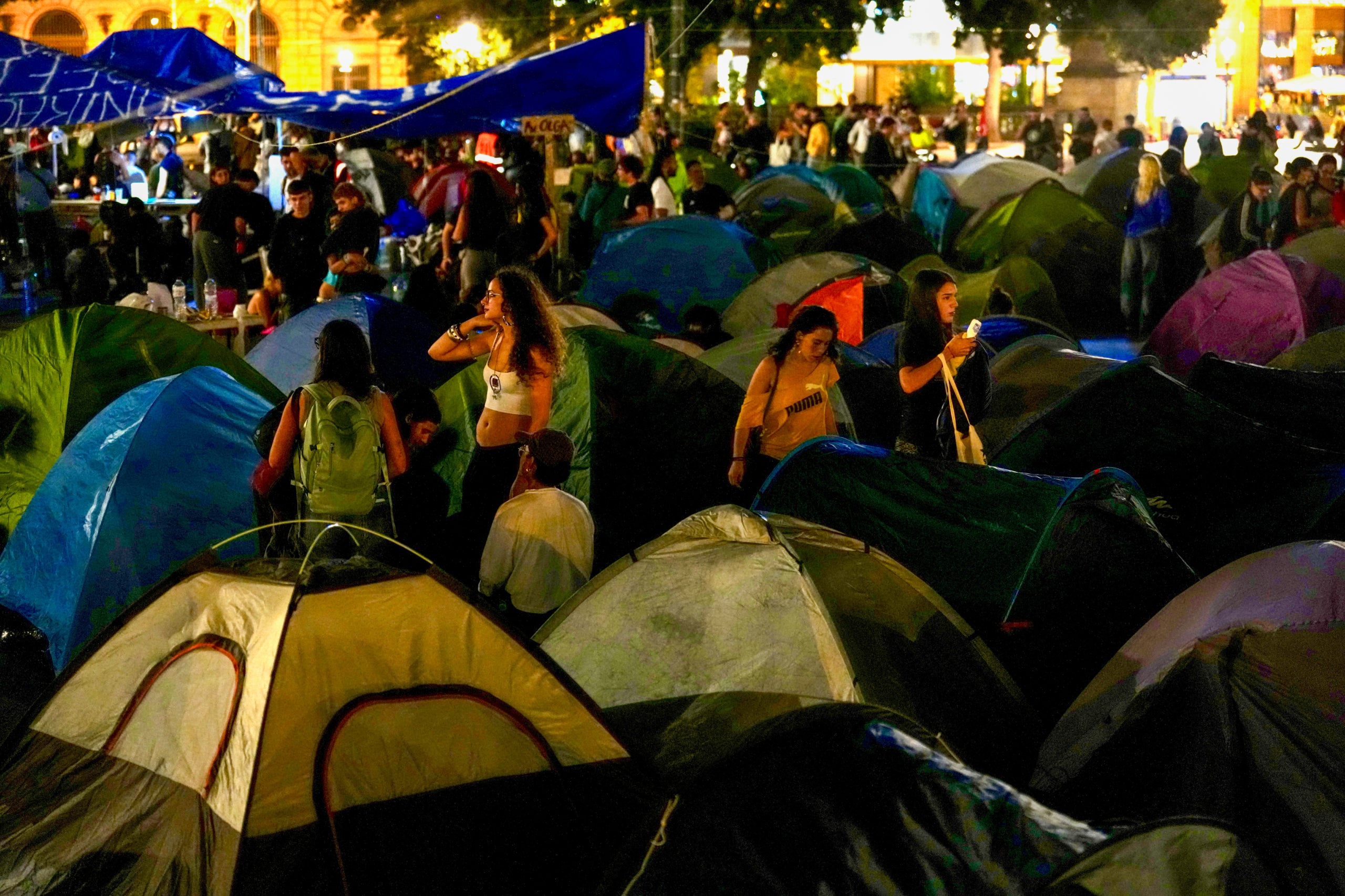 Acampada per l'habitatge a Plaça Catalunya, a Barcelona, 1 d'octubre del 2026 | Joan Mateu Parra | ACN