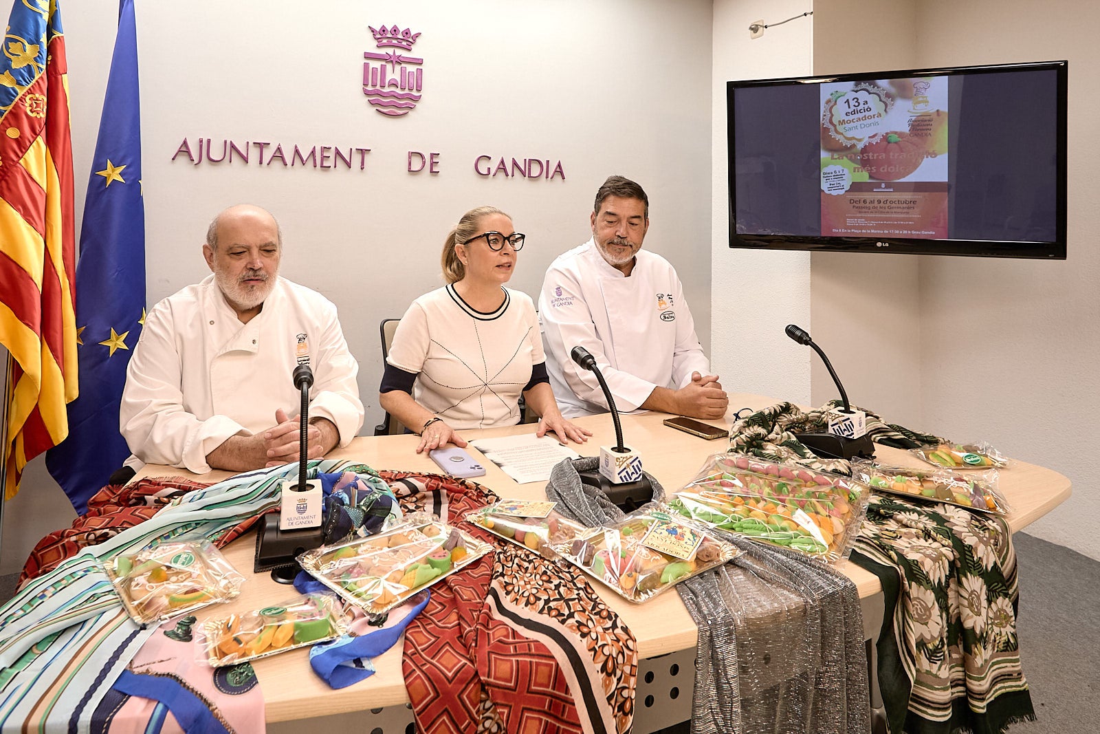 La regidora Elena Moncho, hui a Gandia amb Salva Martí i Miguel Roselló