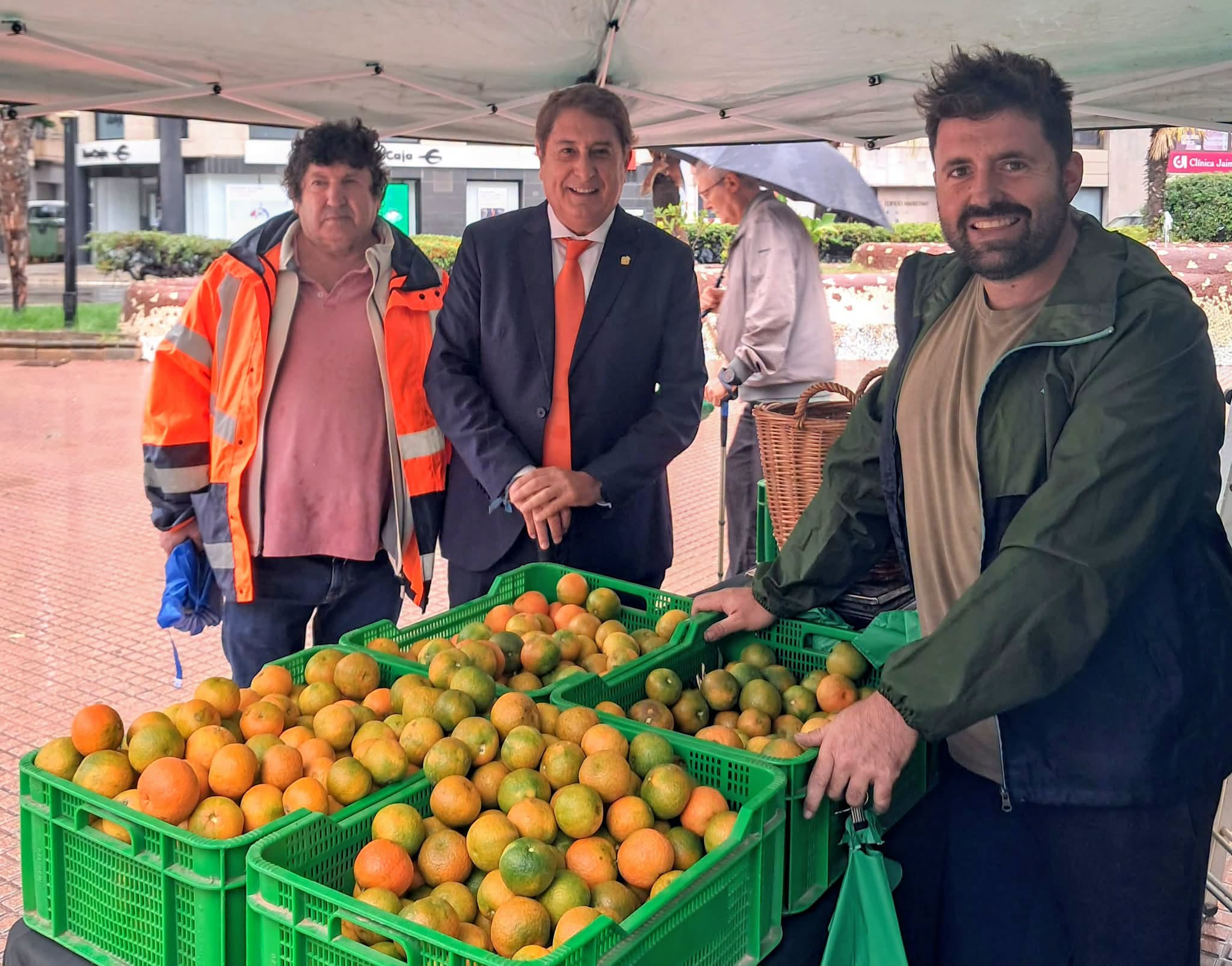 El Mercat de la Taronja, aquest diumenge. Al centre, el regidor d’Agricultura Gonzalo Romero | Ajuntament de Castelló de la Plana