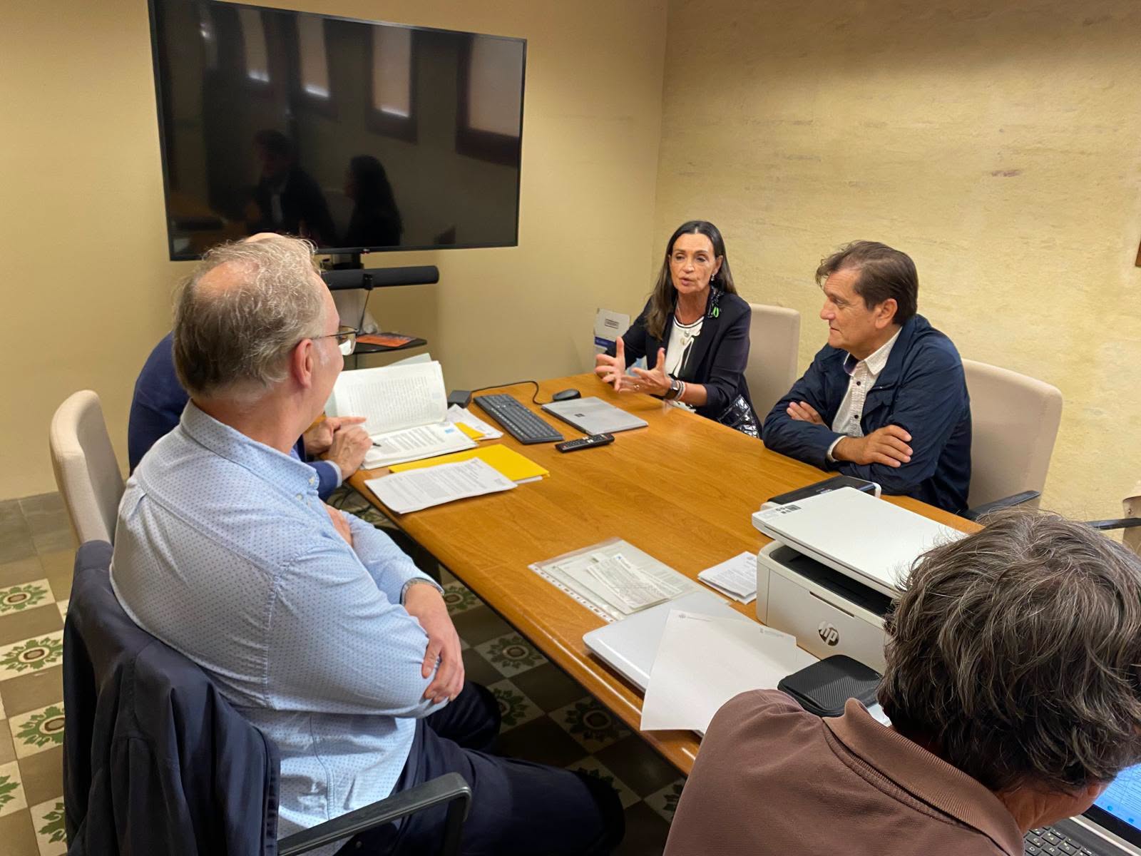 Reunió a l’Ajuntament d’Alzira per a l’alçament de les actes d’ocupació i pagament dels terrenys.