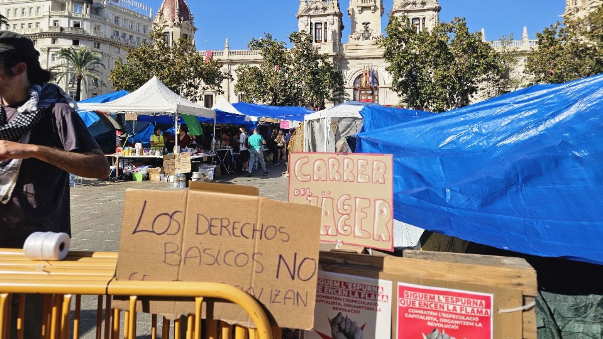 Acampada per l'habitatge de València