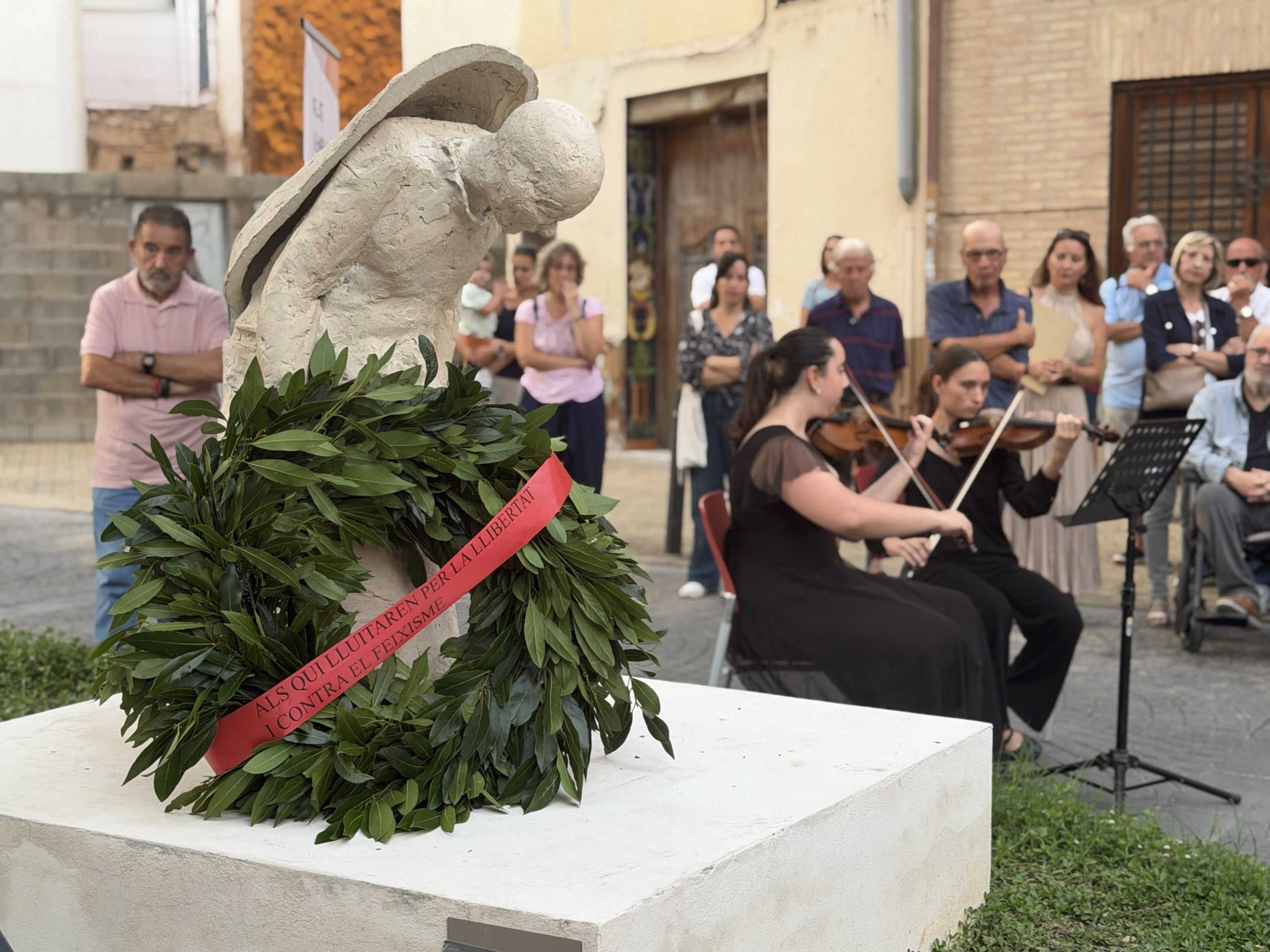 Escultura 'El Pes de la Memòria', a Quart de Poblet