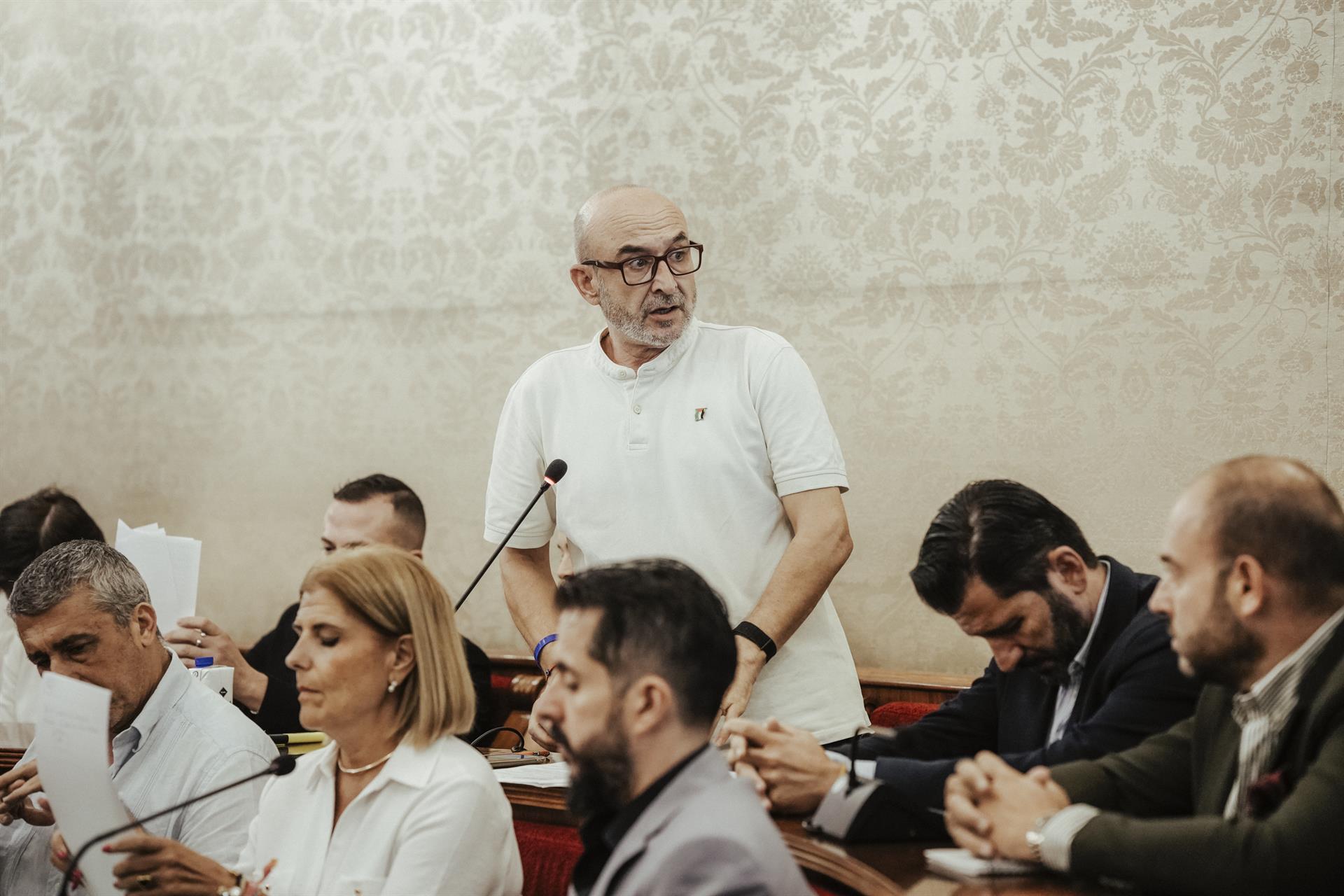  El portaveu d'EU-Podem a l'Ajuntament d'Alacant, Manolo Copé, durant un ple | Roberto Plaza | EP

