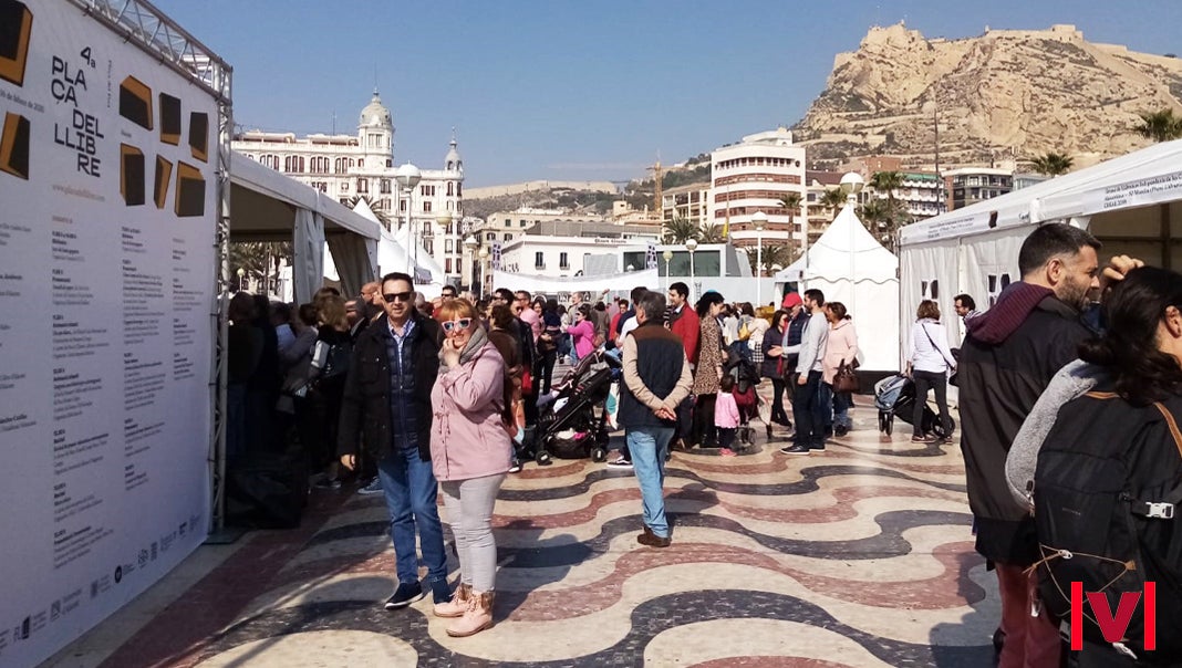 Alacant celebra la 4a Plaça del Llibre
