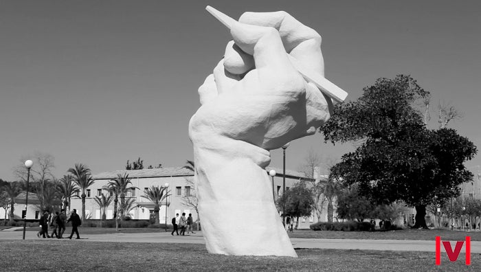 La Mà, d'Azorín, símbol de la Universitat d'Alacant