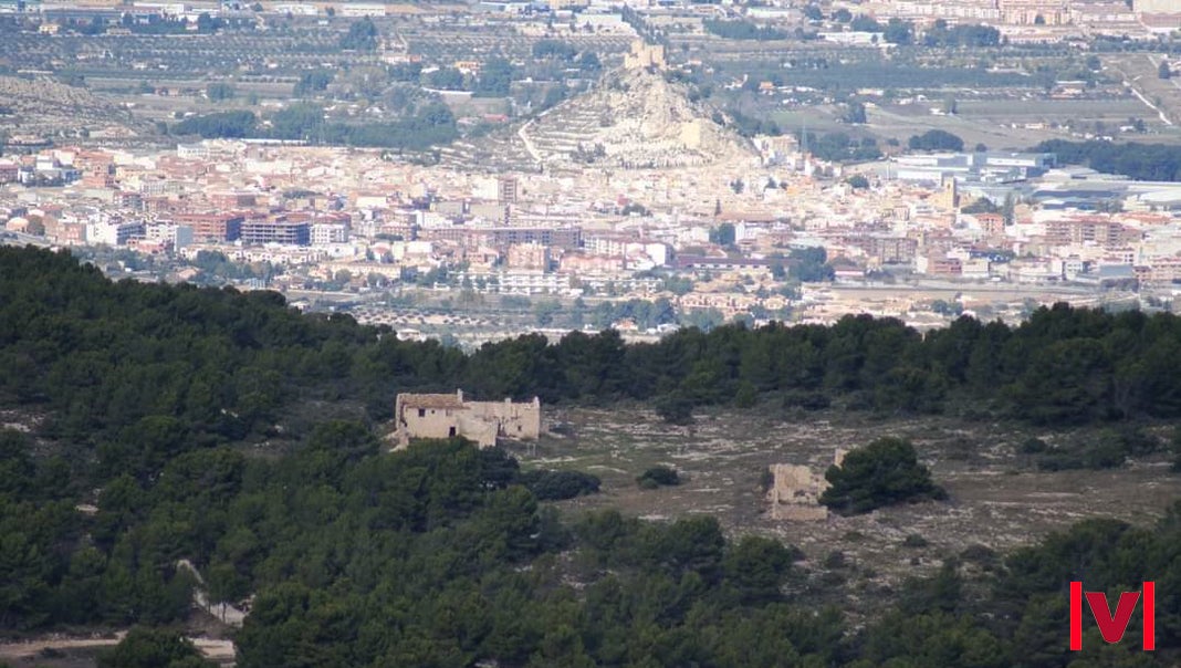 Planisses i, al fons, Castalla