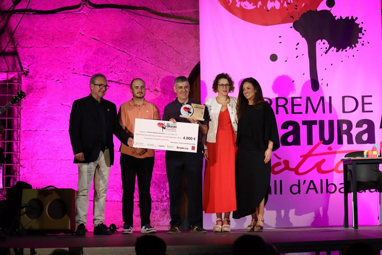 Vicent Palatsí rep el Premi de Literatura de la Vall d'Albaida 2026
