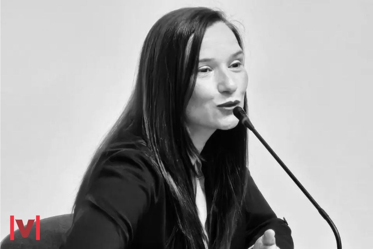 Annabel Gràcia durant la presentació d''Aquesta llengua que estimo', a la Biblioteca Pública de Sort | @bibliosort