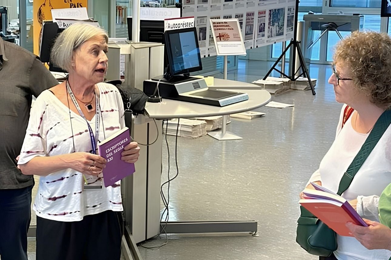 Montserrat Palau presenta el llibre “Escriptores del segle XXI” al CRAI del campus Catalunya de la URV